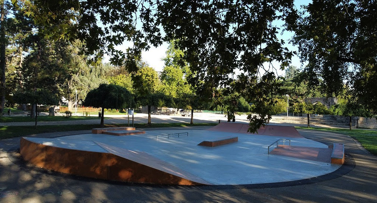Parc Nouelle Chalon sur Saône Skate Spot
