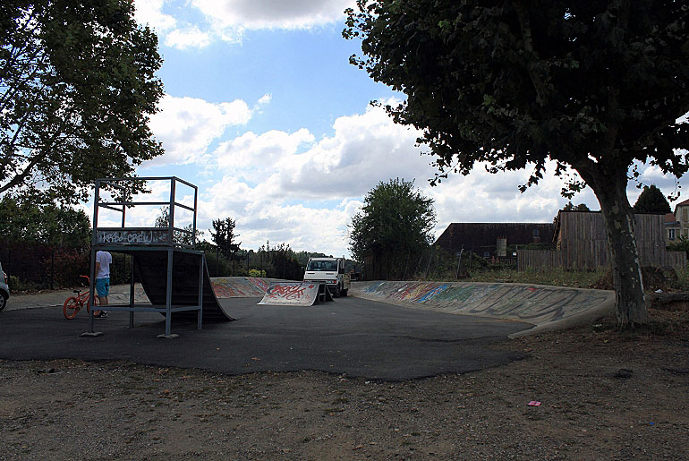 Marché aux Noix Sarlat la Canéda Skate Spot