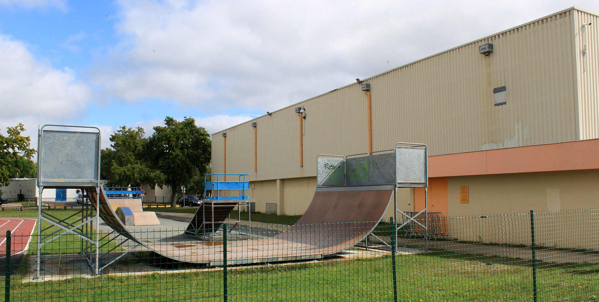 Les Milles Clubs Arès Skate Spot