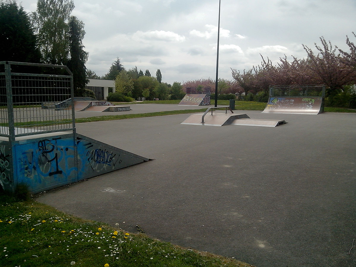 Lycée Monod Le Rheu Skate Spot