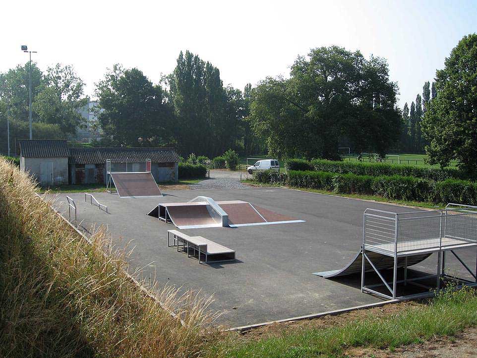 Stade Bottier Châteaubourg Skate Spot