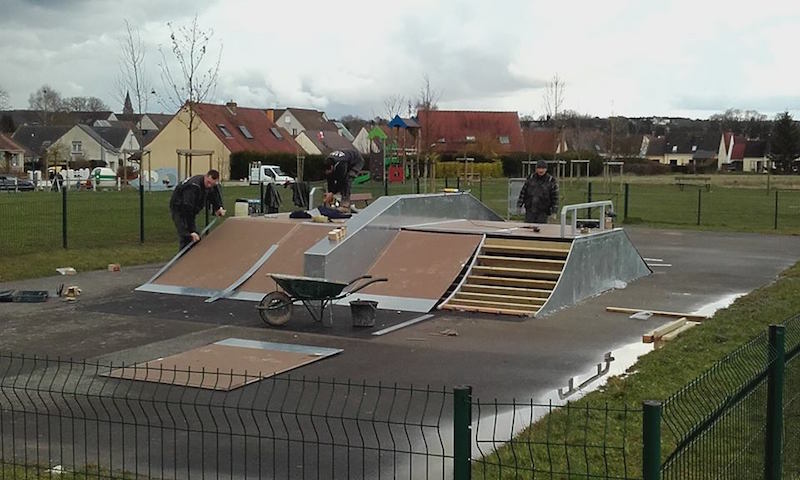 Plaine des Sports Saleux Skate Spot