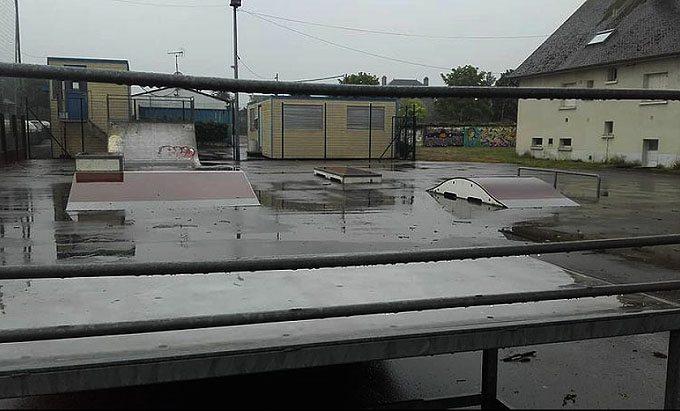 Maison des Sports Bonchamp lès Laval Skate Spot