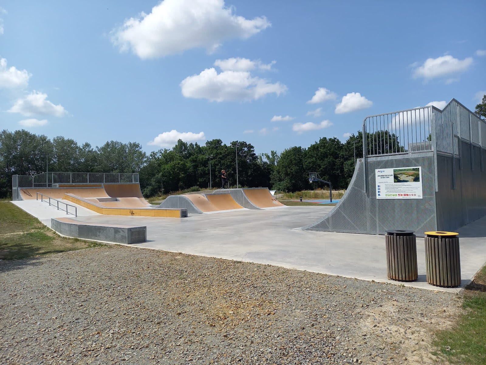Plan D' Eau Acigné Skate Spot