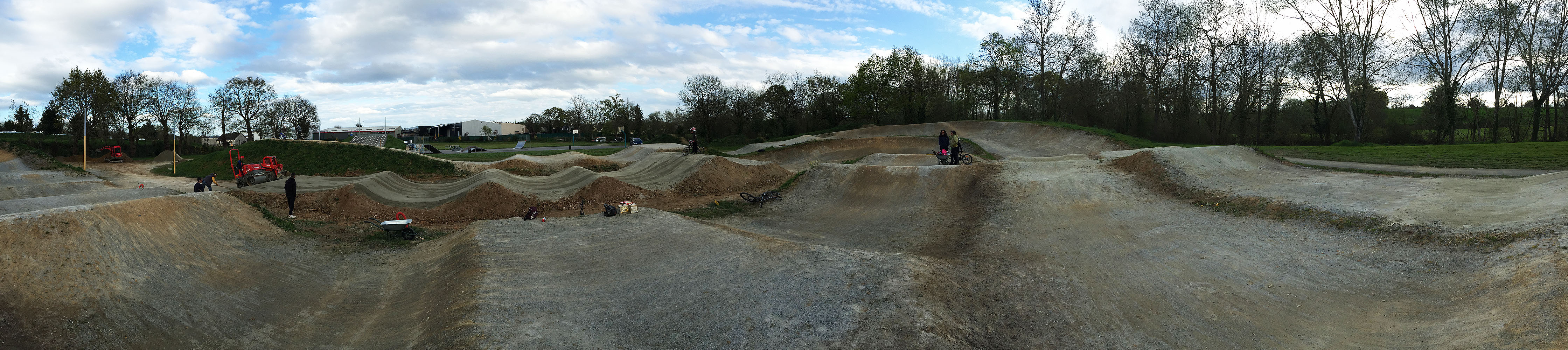 Plan D' Eau Acigné Skate Spot