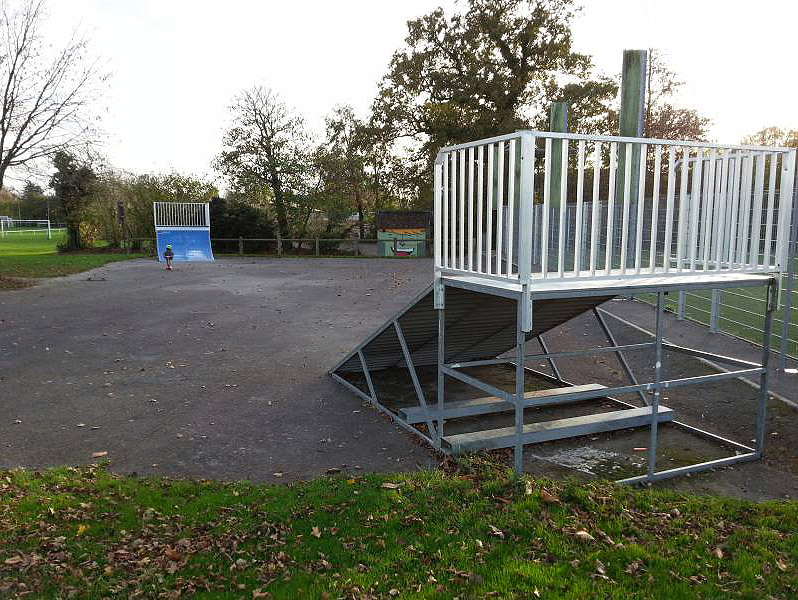 Complexe Sportif Thorigné Fouillard Skate Spot