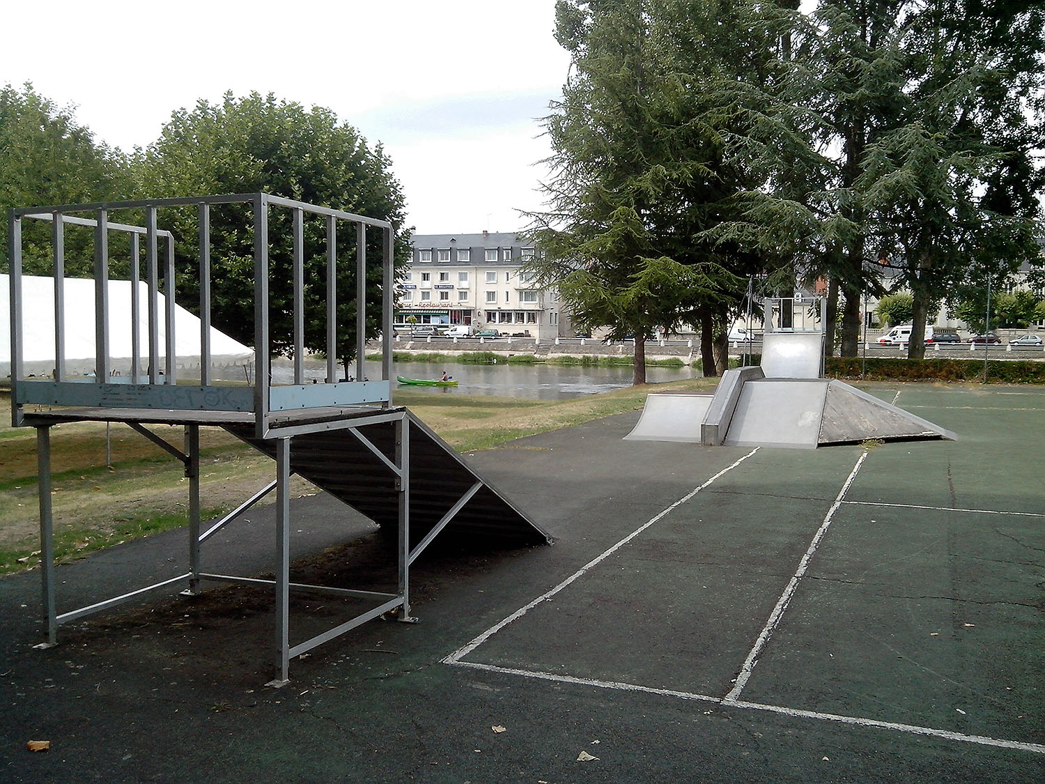 Base Nautique Faverolles sur Cher Skate Spot