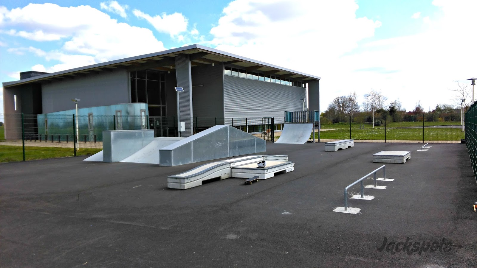 Dojo Fondettes Skate Spot