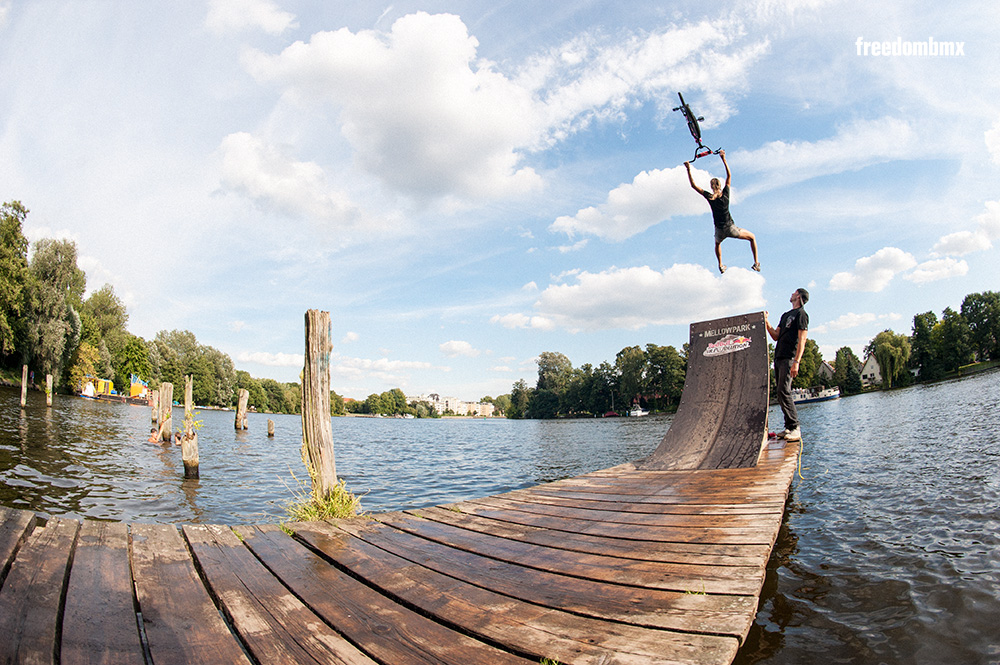 Mellowpark Lake Jump Berlin Skate Spot