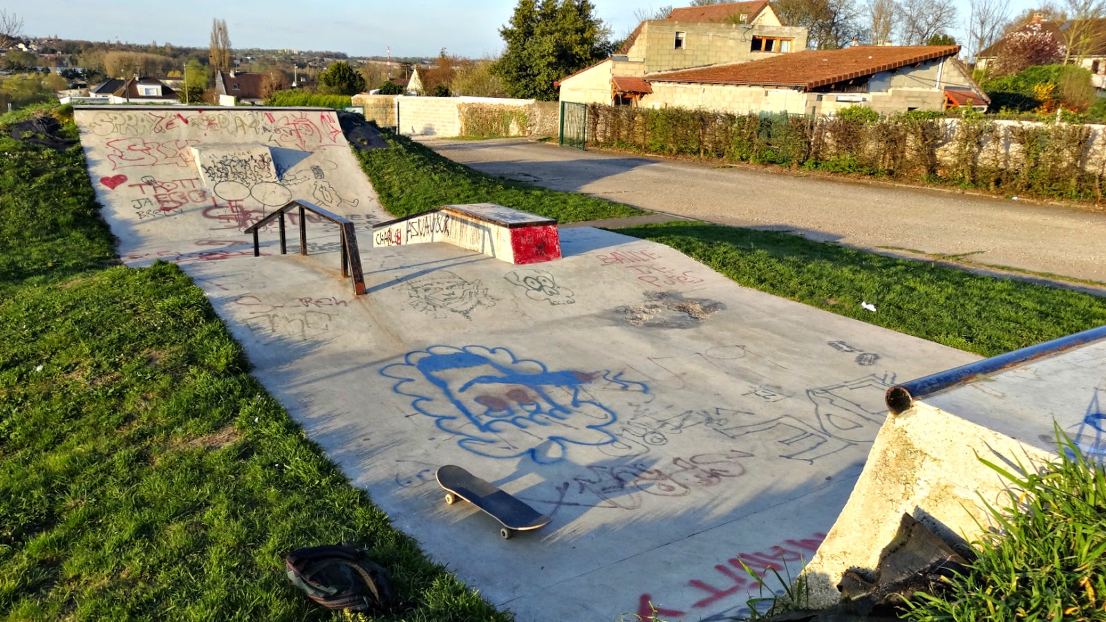 Mairie Saulx les Chartreux Skate Spot