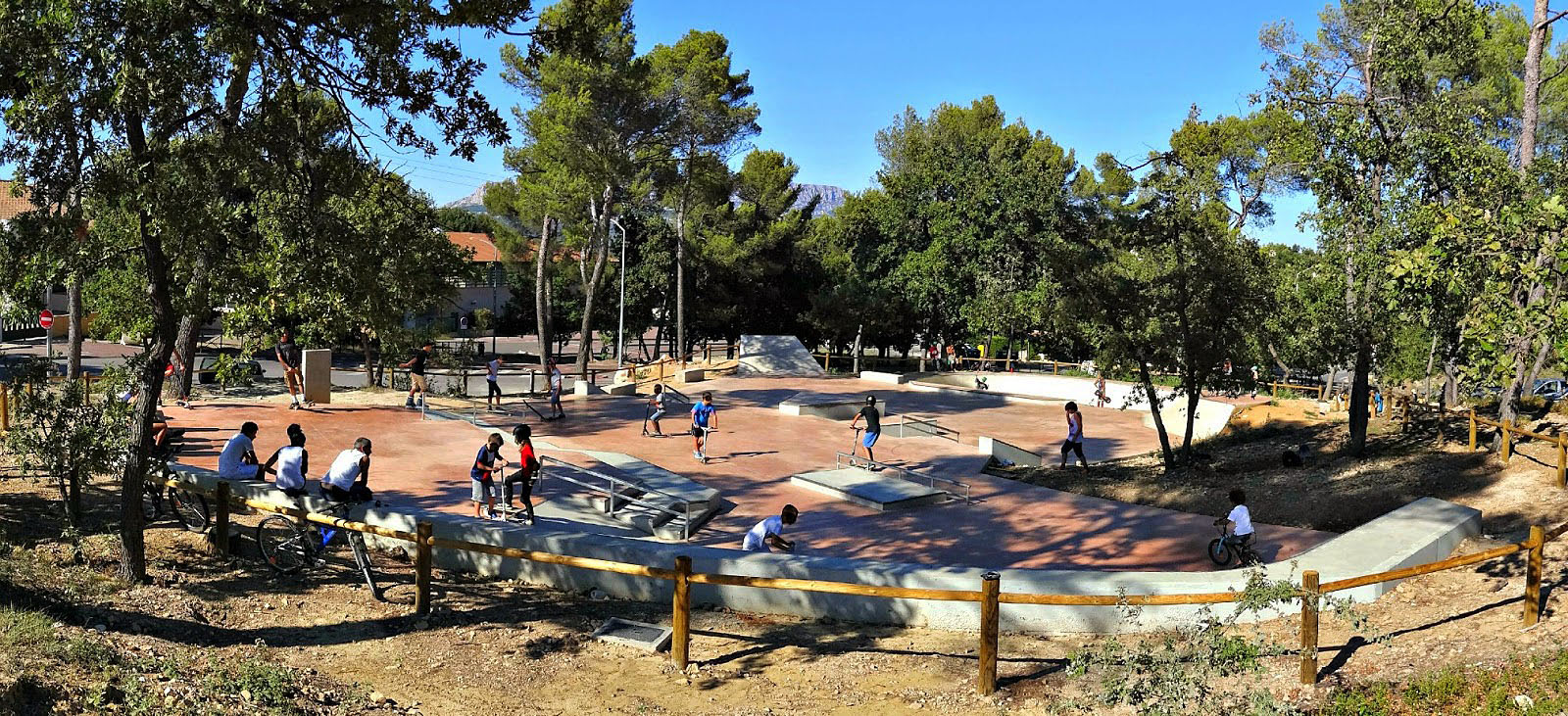 Collège d' Aurumy Fuveau Skate Spot