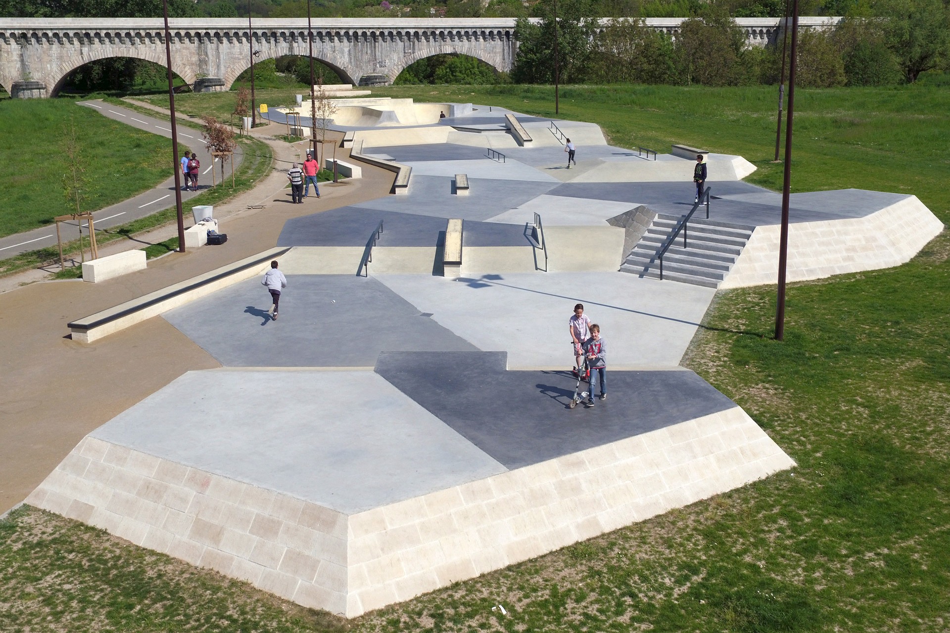 Le Pont Canal Agen Skate Spot