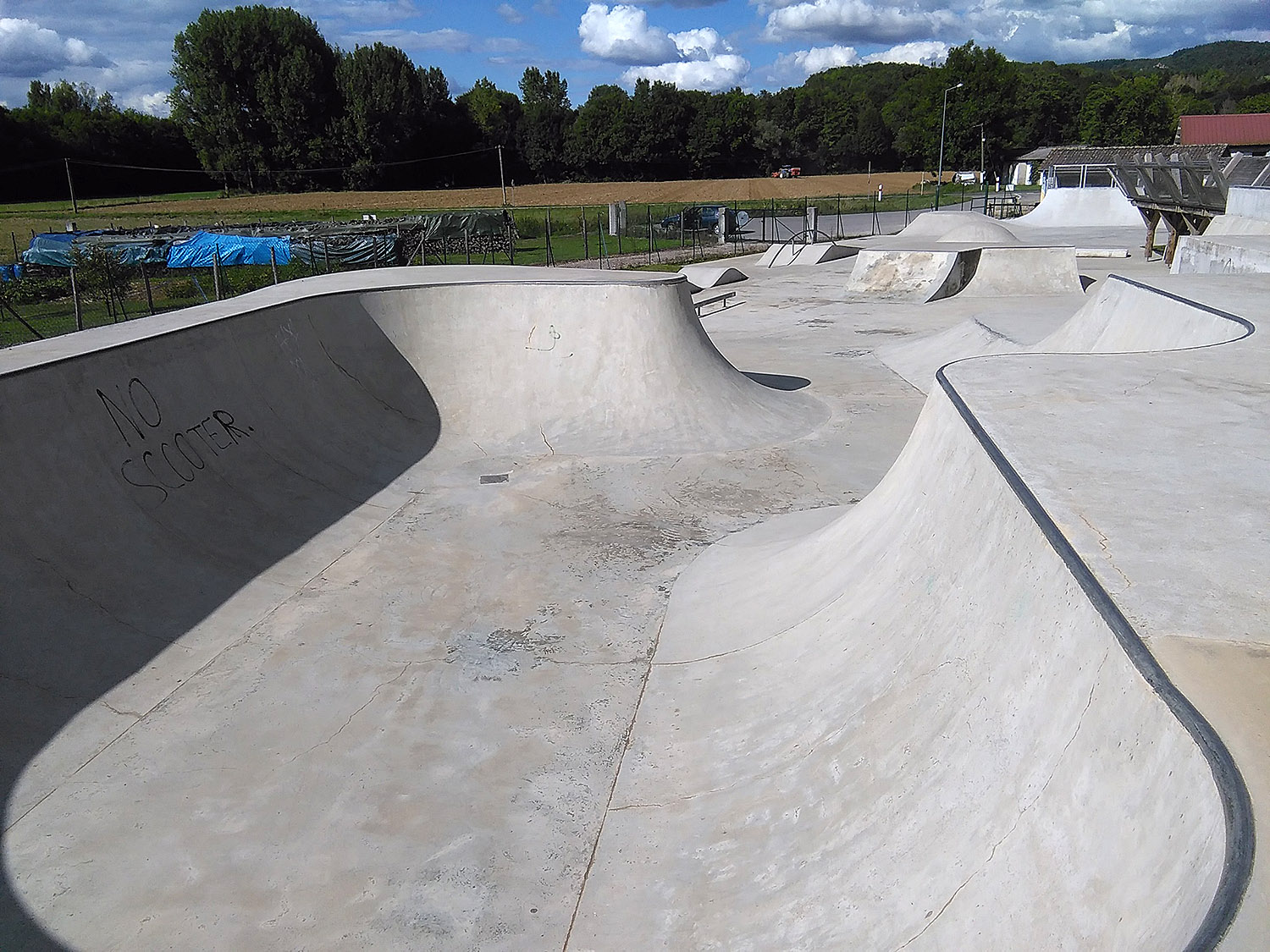 La Déchetterie Domblans Skate Spot