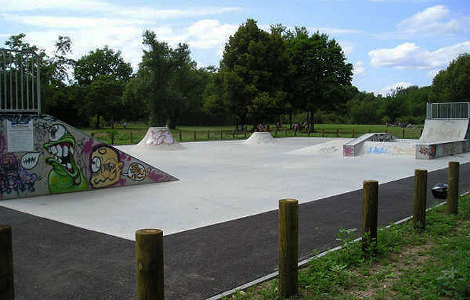 Île de Caqueret Decize Skate Spot