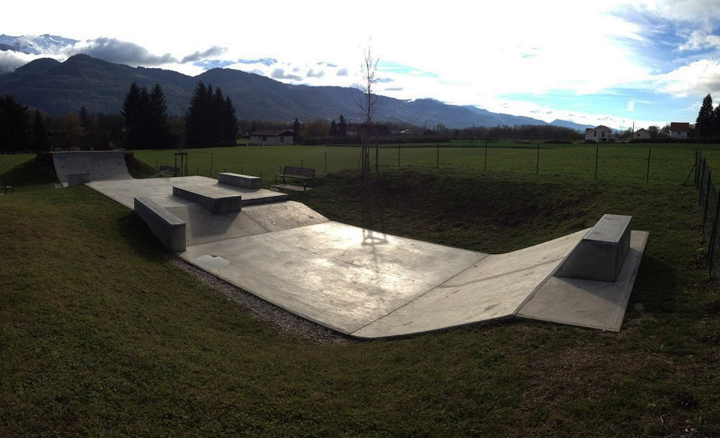 Cimetière La Terrasse Skate Spot
