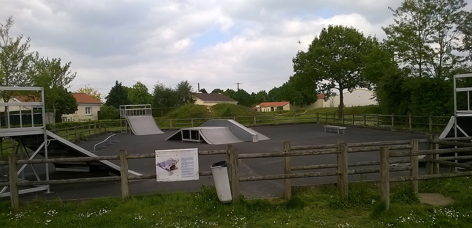 Le Longeron Sèvremoine Skate Spot