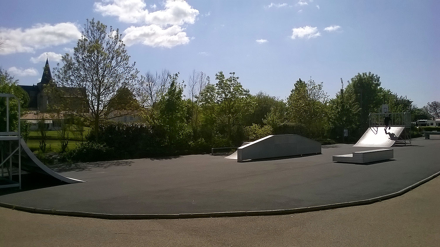 Les Bouillères Sallertaine Skate Spot