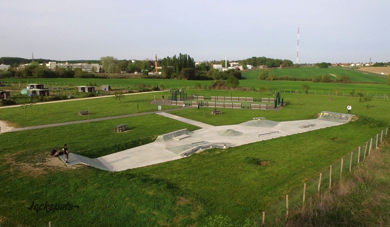 Le Perreux Bruyères le Châtel Skate Spot