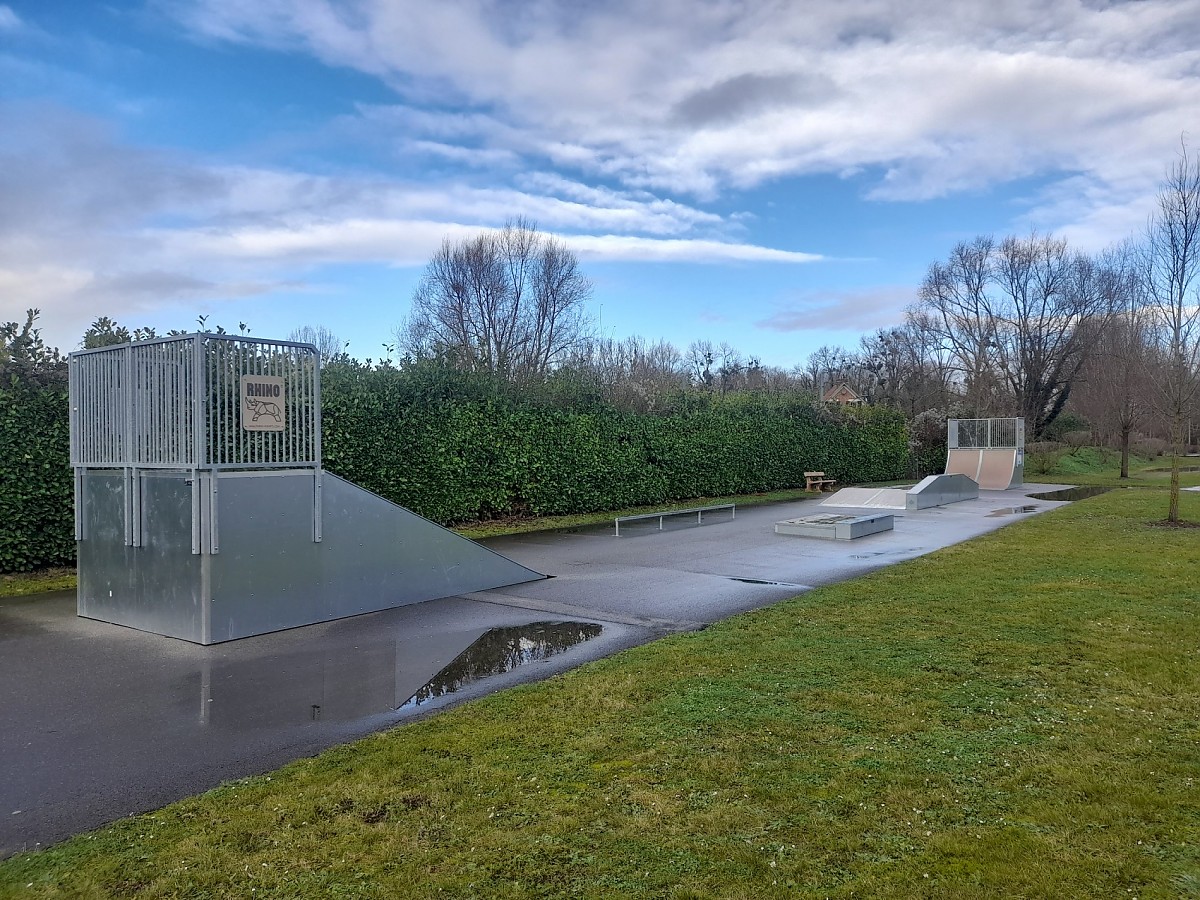 Salle Multi Longueil Sainte Marie Skate Spot