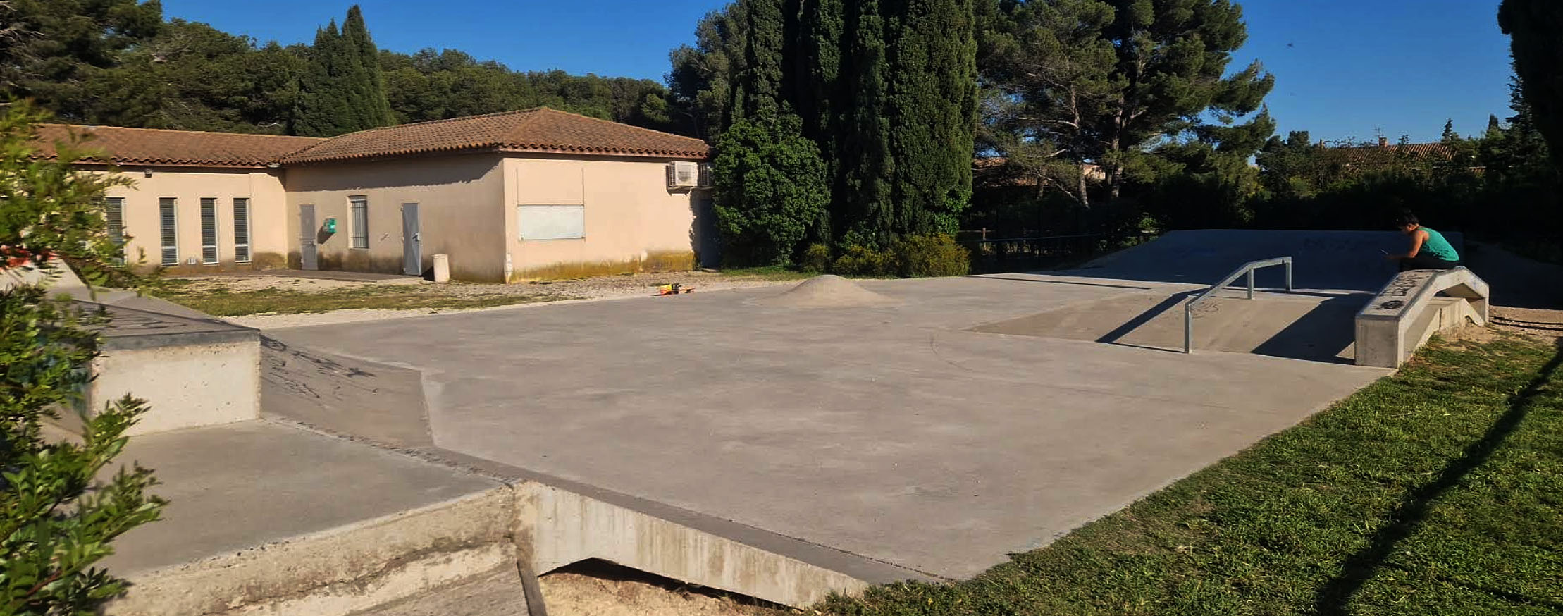 Le Stade Mille Châteauneuf de Gadagne Skate Spot