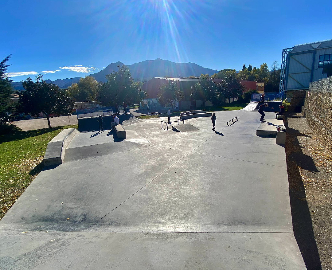 Collège Violet Prades Skate Spot