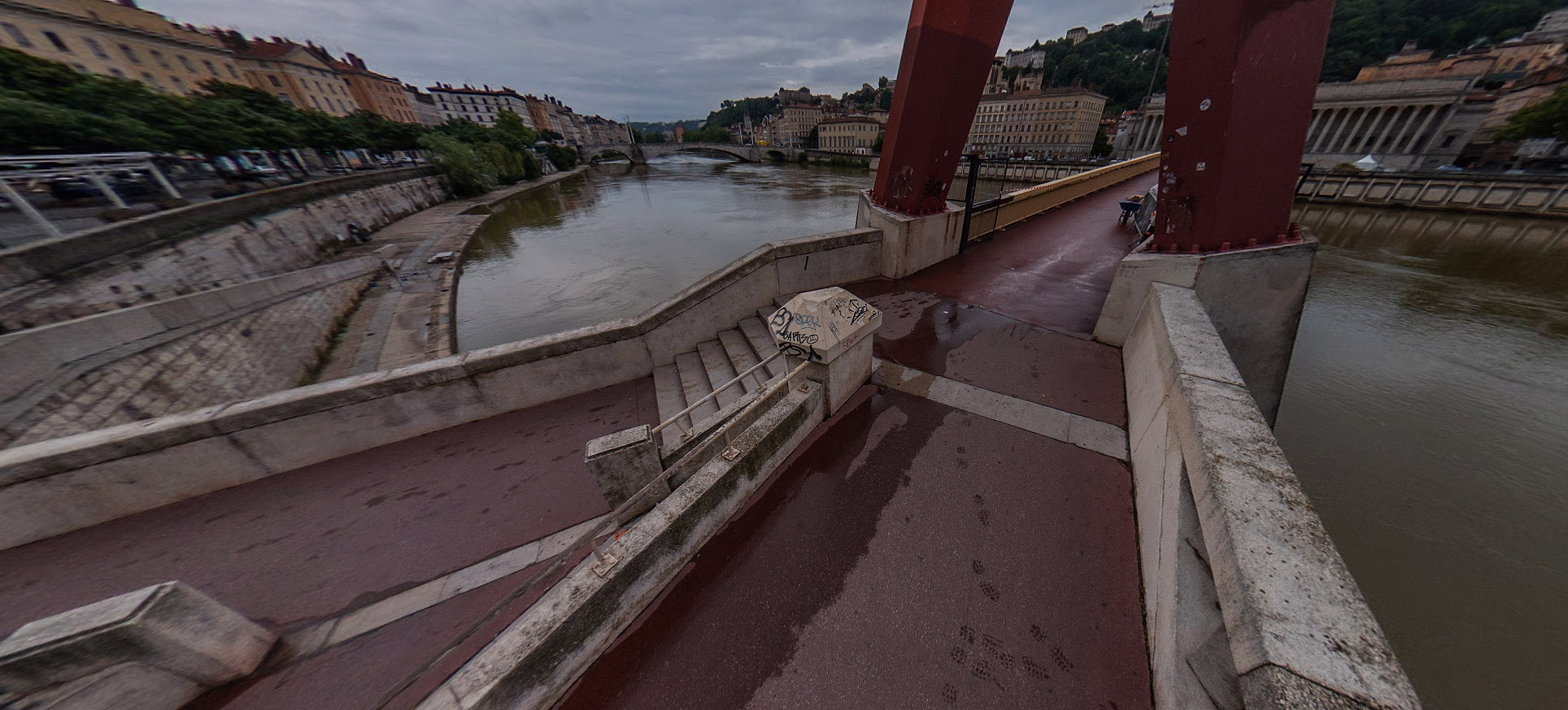 Passerelle du Palais Lyon Skate Spot