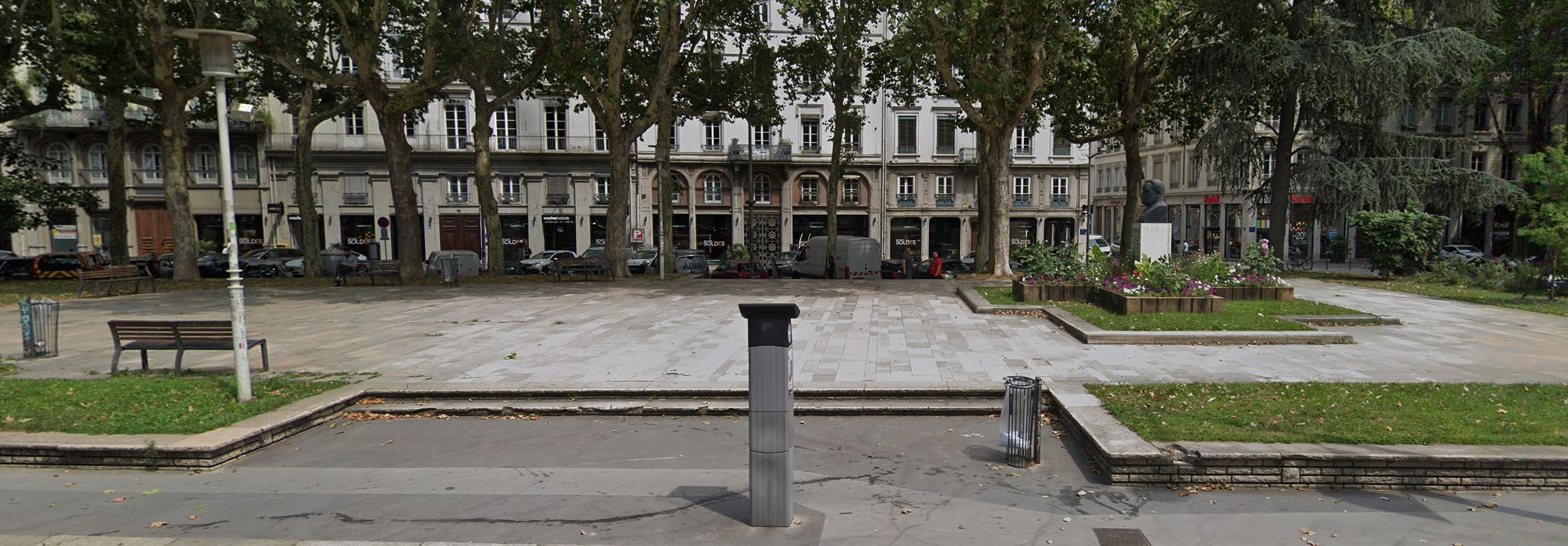 Square Jussieu Lyon Skate Spot