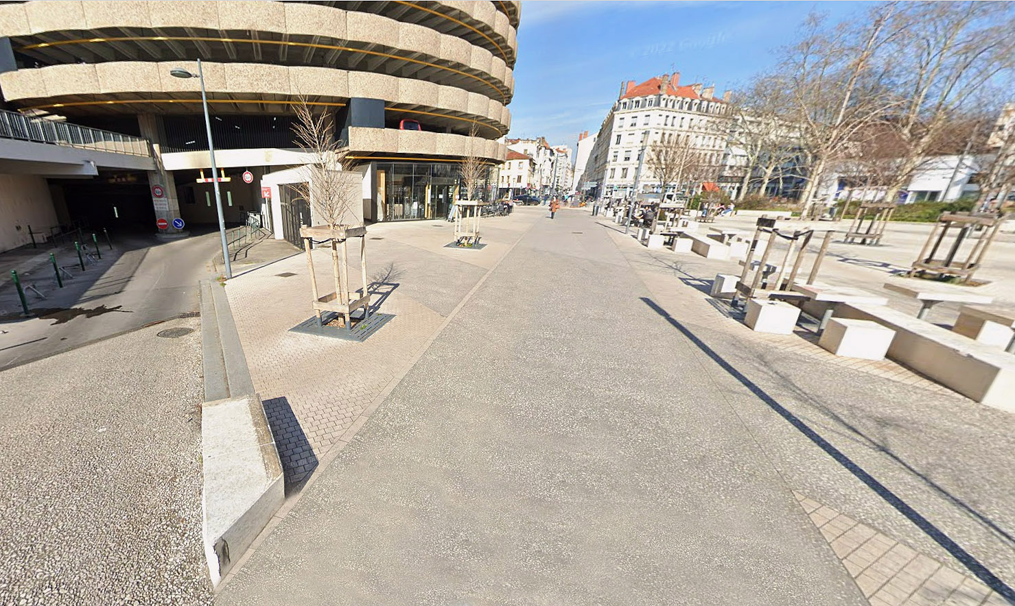 Les Halles Parc Lyon Skate Spot