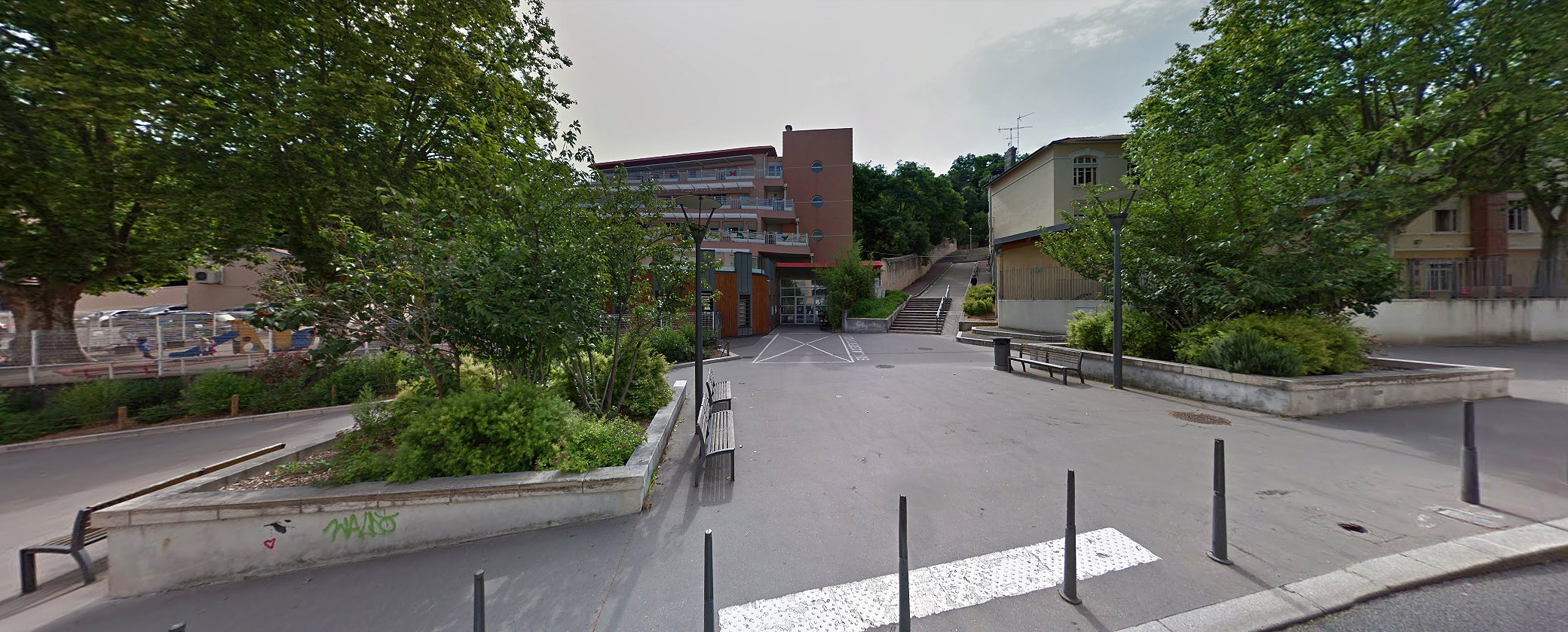 Chapeau Rouge Lyon Skate Spot