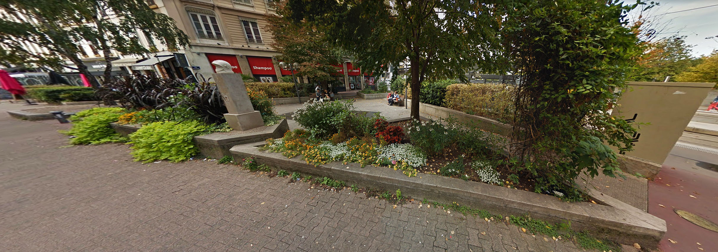 Place Guichard Lyon Skate Spot