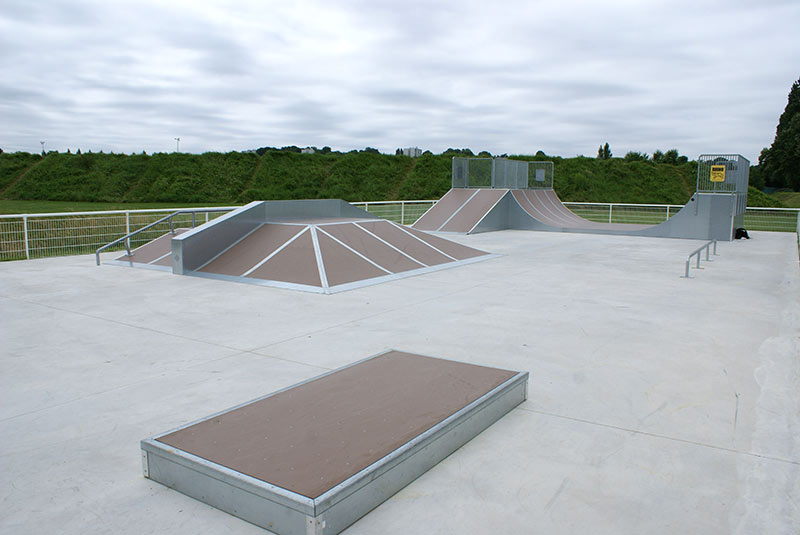 Grand Godet Villeneuve le Roi Skate Spot
