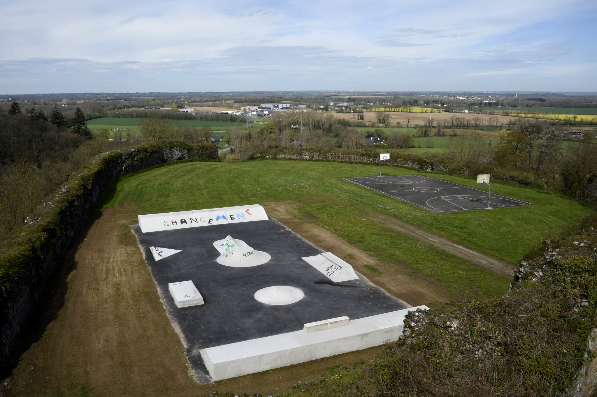 Le Château Hédé Bazouges Skate Spot