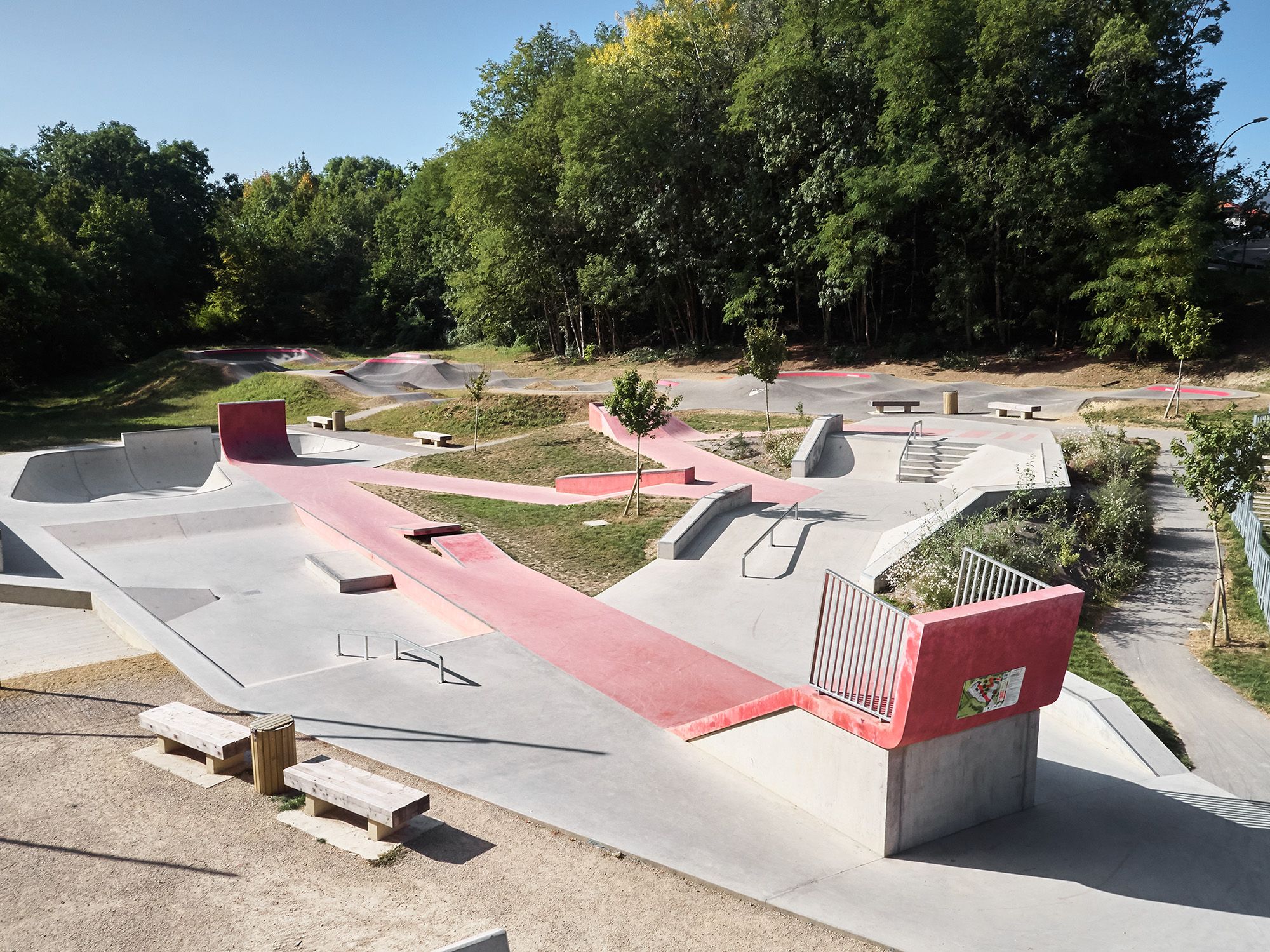 Parc du Journans Gex Skate Spot