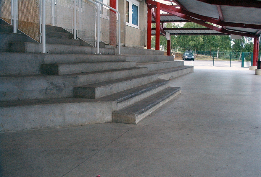 Collège les Fougères Louviers Skate Spot