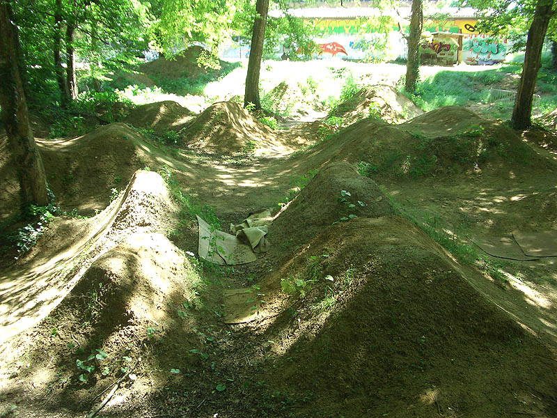 Nahuques Dirt Mont de Marsan Skate Spot