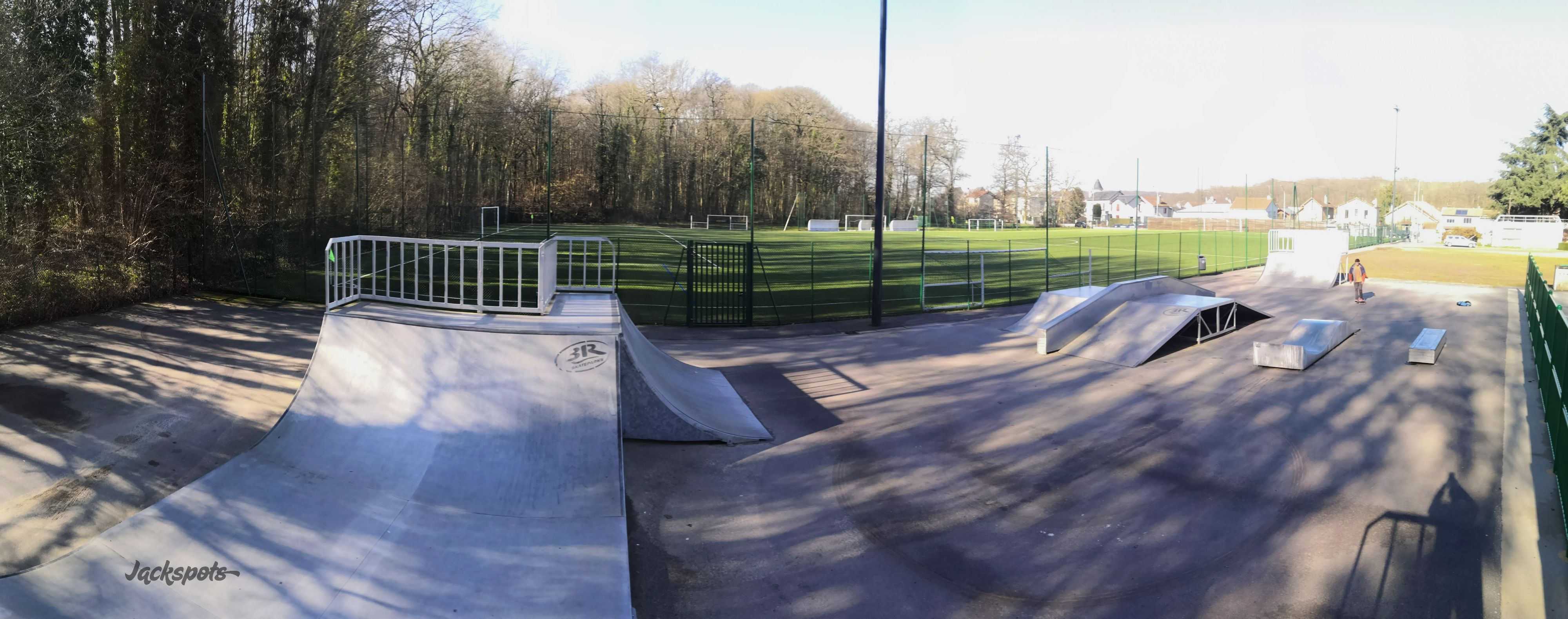 Stade Jean de Nève Vélizy Villacoublay Skate Spot
