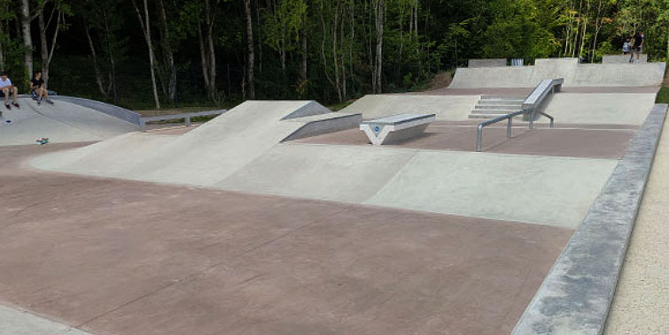 La Remise Voisins le Bretonneux Skate Spot