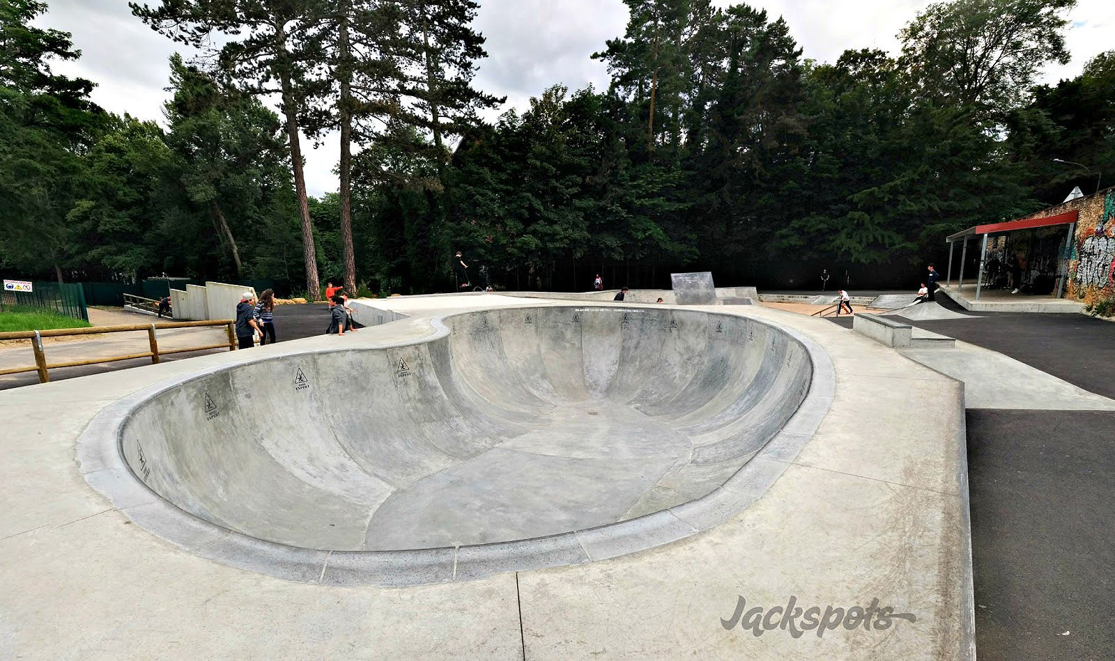 Étang de Chalais Meudon Skate Spot