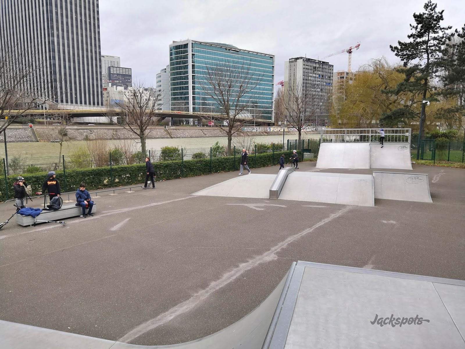 L' Île Neuilly sur Seine Skate Spot
