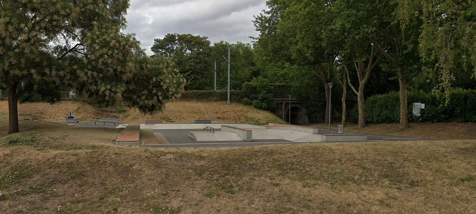 Saint Ouen Saint Ouen l'Aumône Skate Spot
