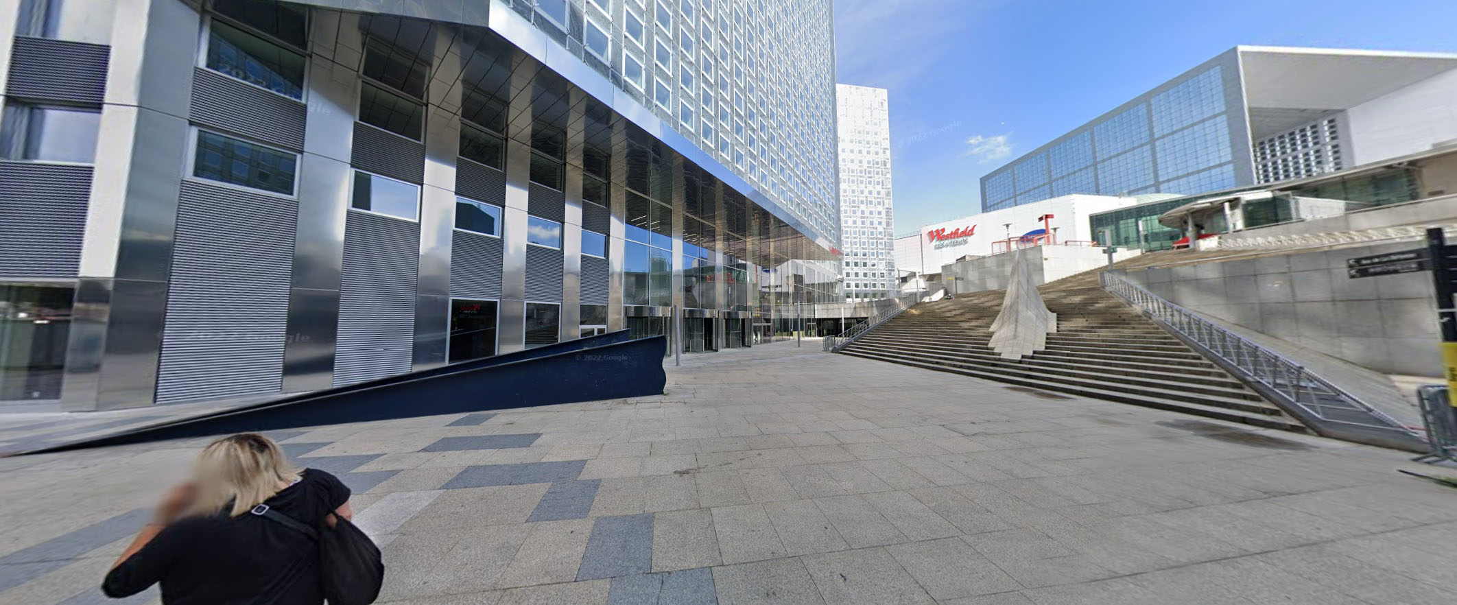 The Steel Curb Puteaux Skate Spot