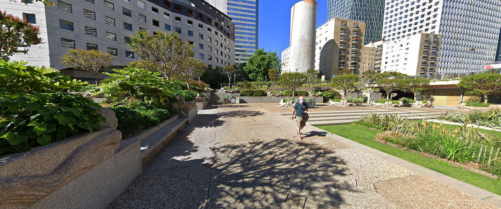 La Place basse Puteaux Skate Spot