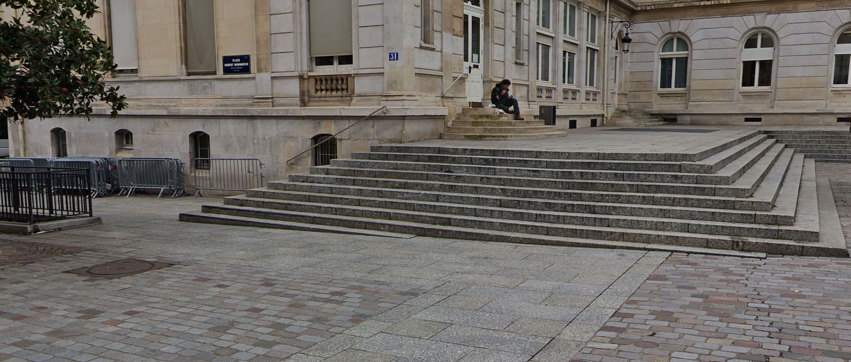 Mairie du 15 ème Paris Skate Spot