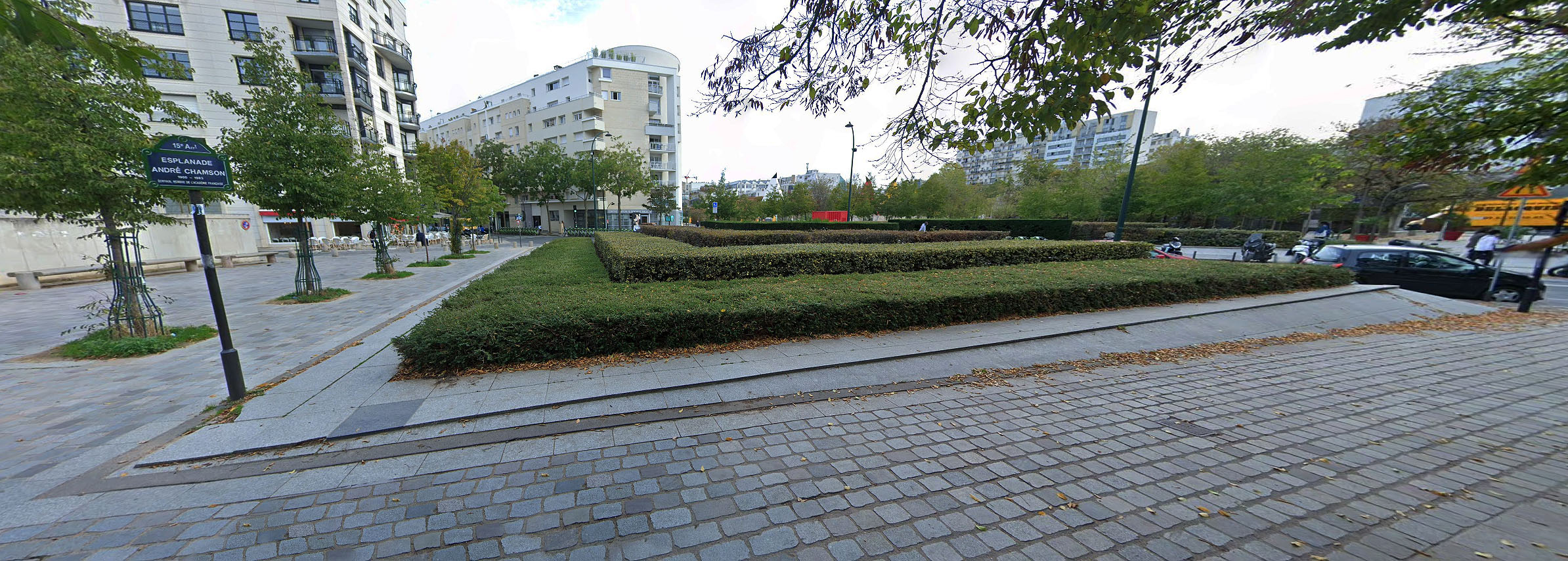 Square Caroline Aigle Paris Skate Spot