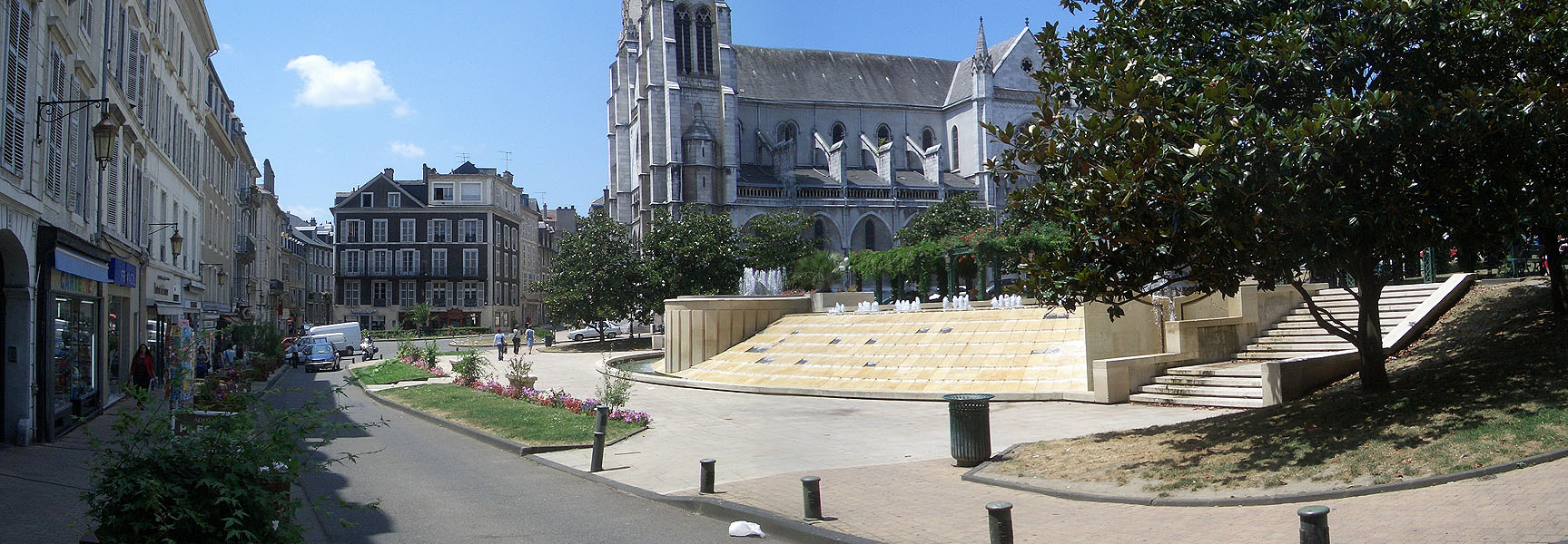 Palais de Justice Pau Skate Spot