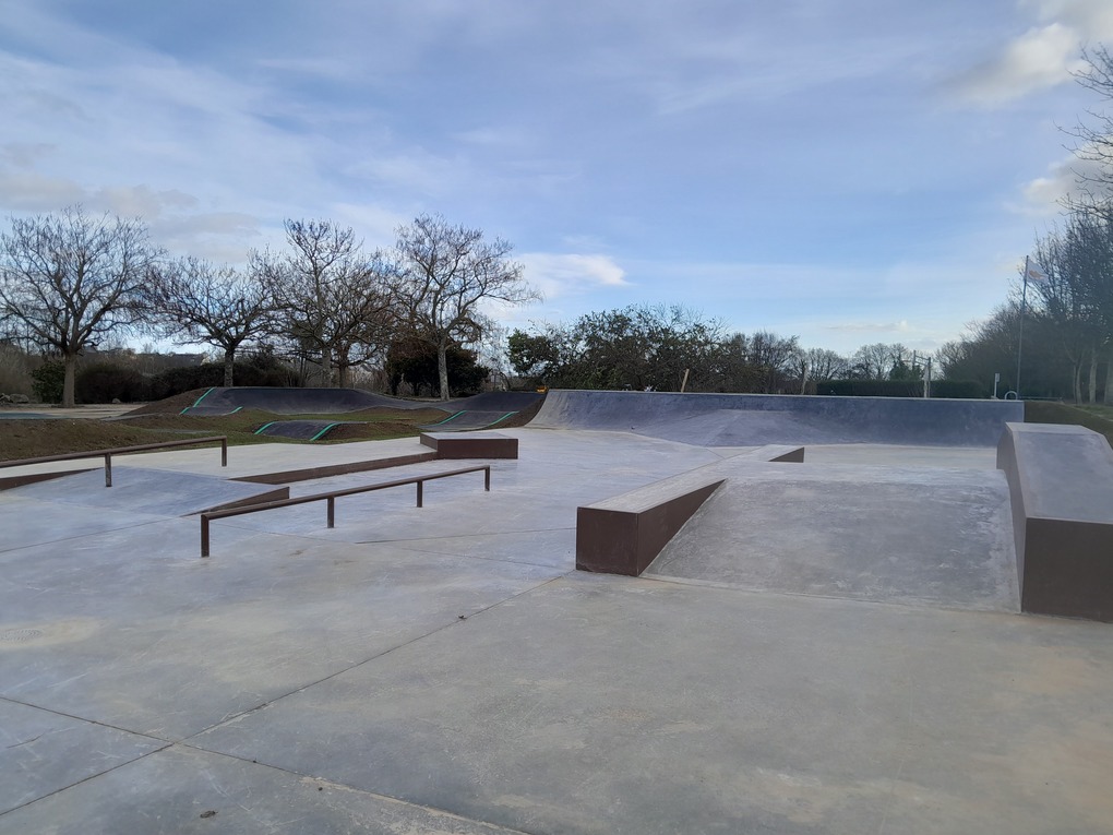 Parc Raphalen Plonéour Lanvern Skate Spot