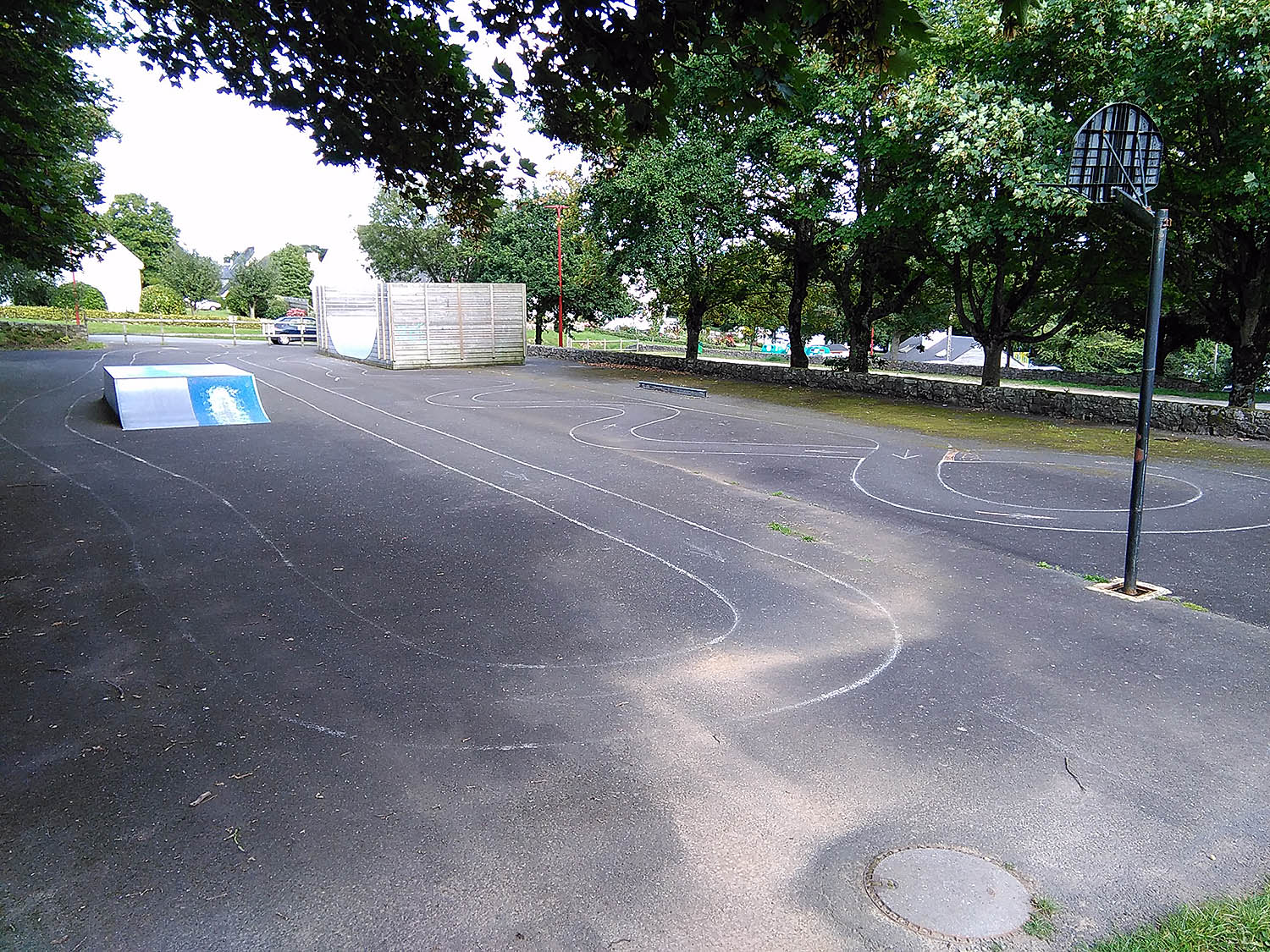 Le Plan d' Eau Plouvorn Skate Spot