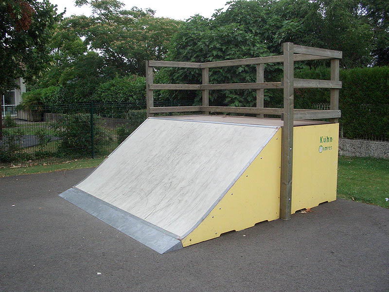 La Mairie Puyoô Skate Spot