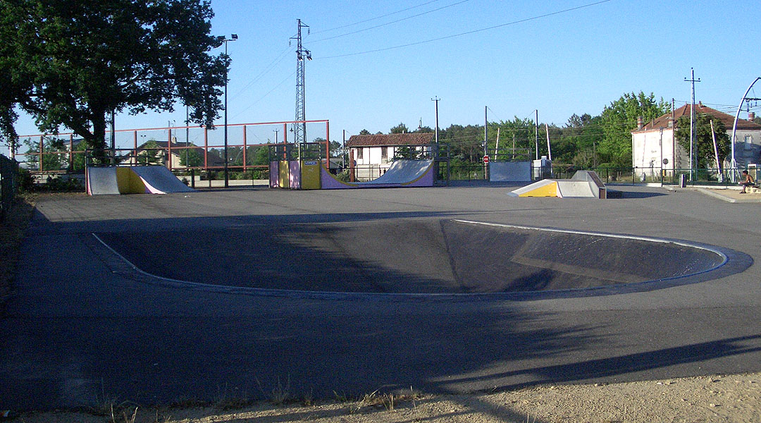 Le Fronton Rion des Landes Skate Spot