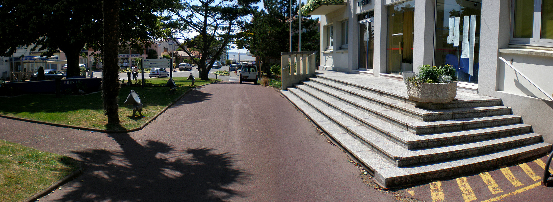 Hôtel de Ville Saint Brevin les Pins Skate Spot